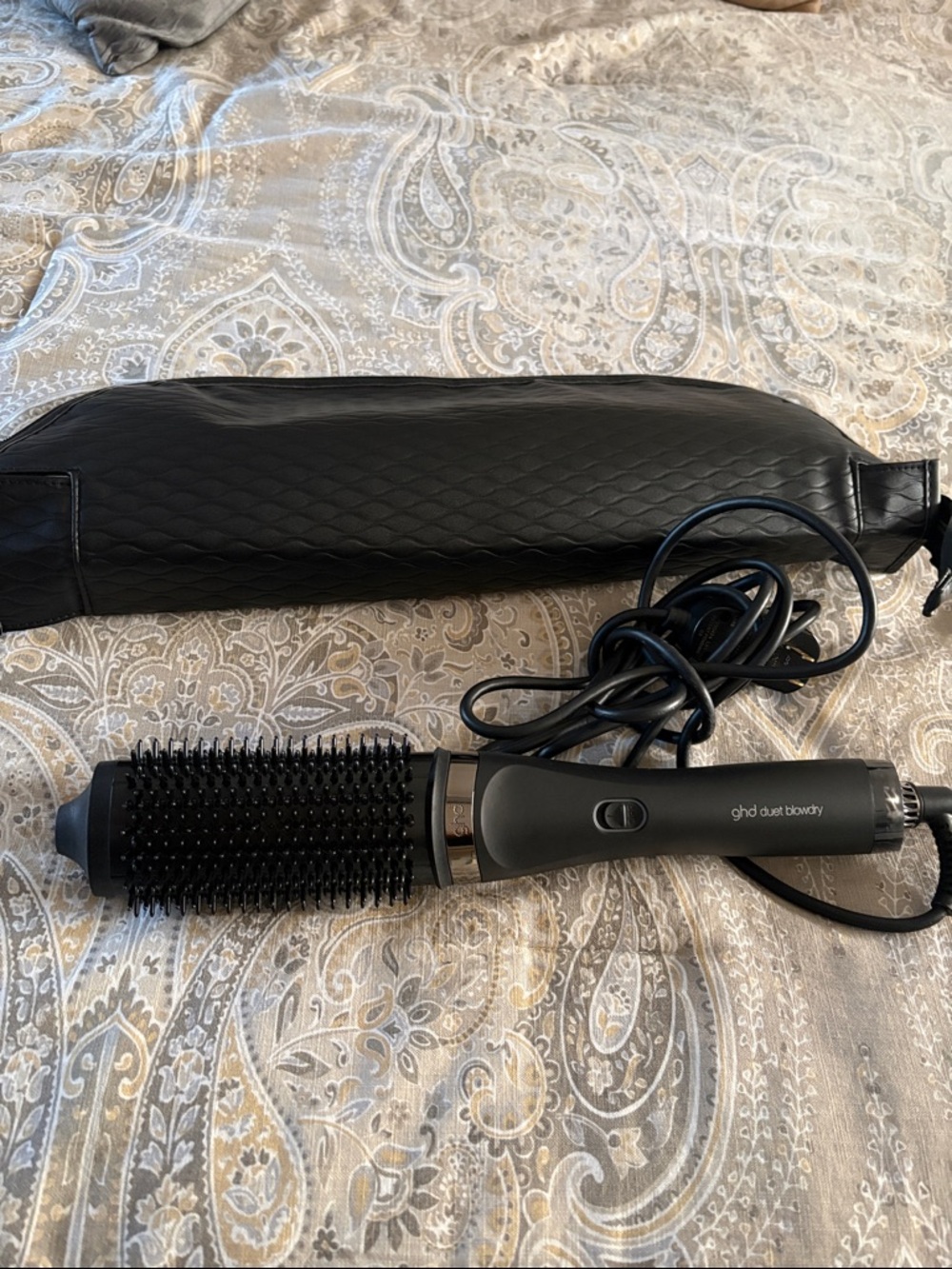 ghd Black Heated Round Styling Brush with Quilted Heat Pouch